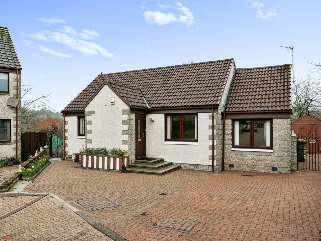 3 bed detached bungalow for sale in Clova Park, Aberdeen AB15 Zoopla