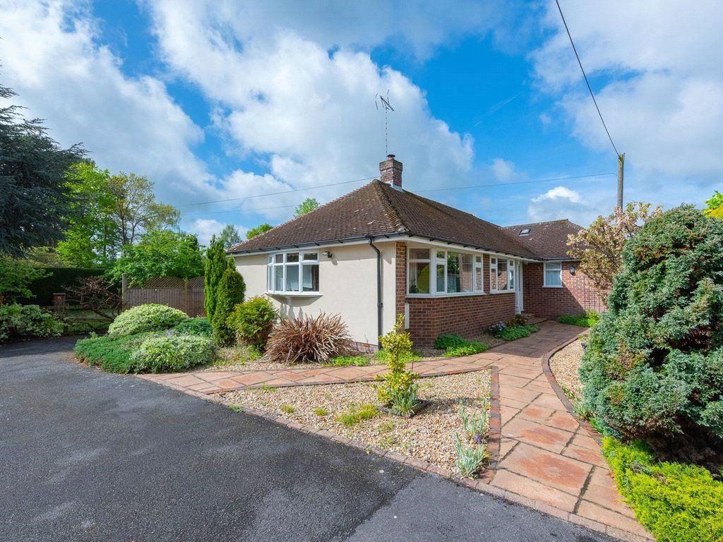 3 bed bungalow for sale in Kiln Ride, Finchampstead, Wokingham