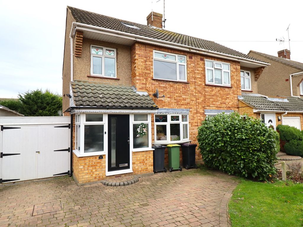 4 bed semidetached house for sale in Bramfield Road West, Rayleigh SS6, £450,000 Zoopla