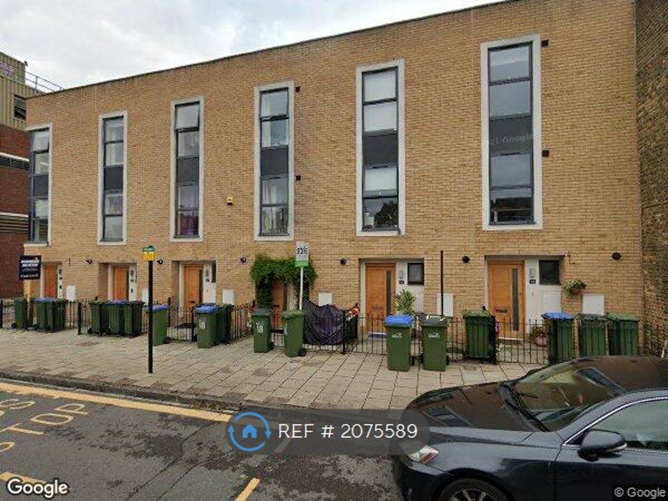 4 bed terraced house to rent in Messeter Place, Eltham, London SE9, £