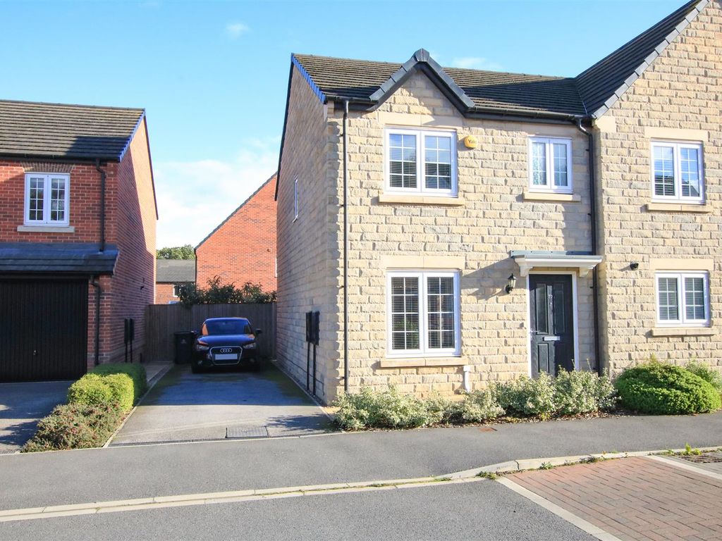 3 bed semidetached house for sale in Insall Way, Auckley, Doncaster