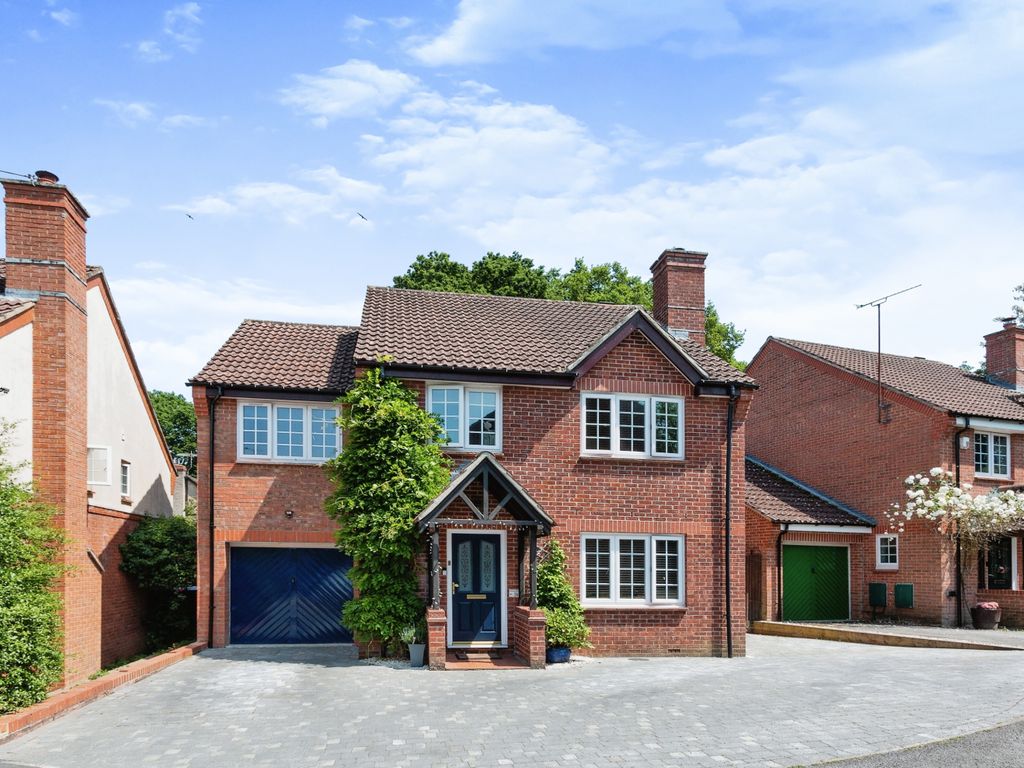5 bed detached house for sale in Hawkley Drive, Tadley, Hampshire RG26 Zoopla