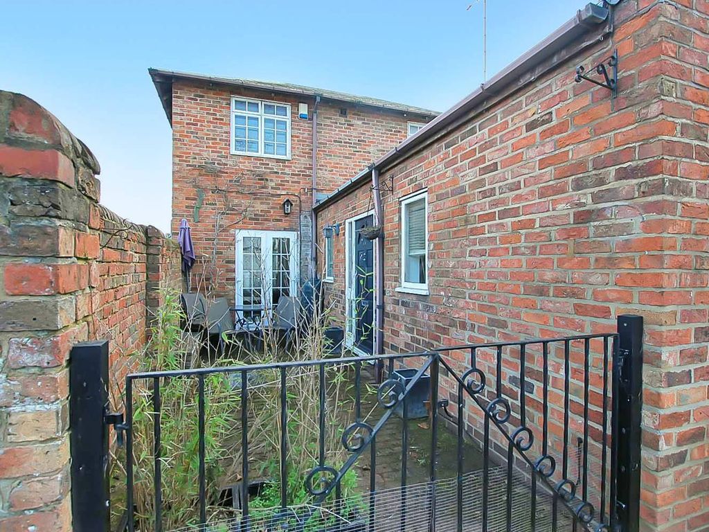 2 bed detached house for sale in Suffolk Road, Cheltenham GL50 Zoopla