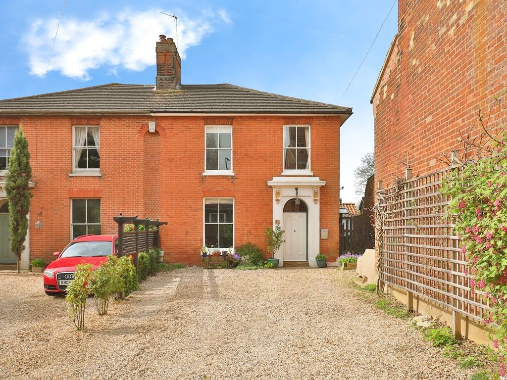 4 bed semidetached house for sale in Quebec Road, Dereham NR19, £