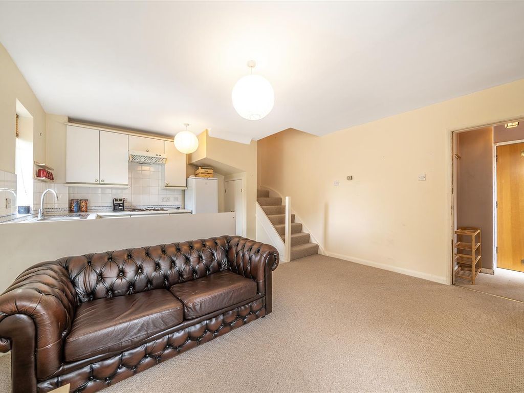 1 bed to rent in Lansdowne Wood Close, West Norwood SE27, £