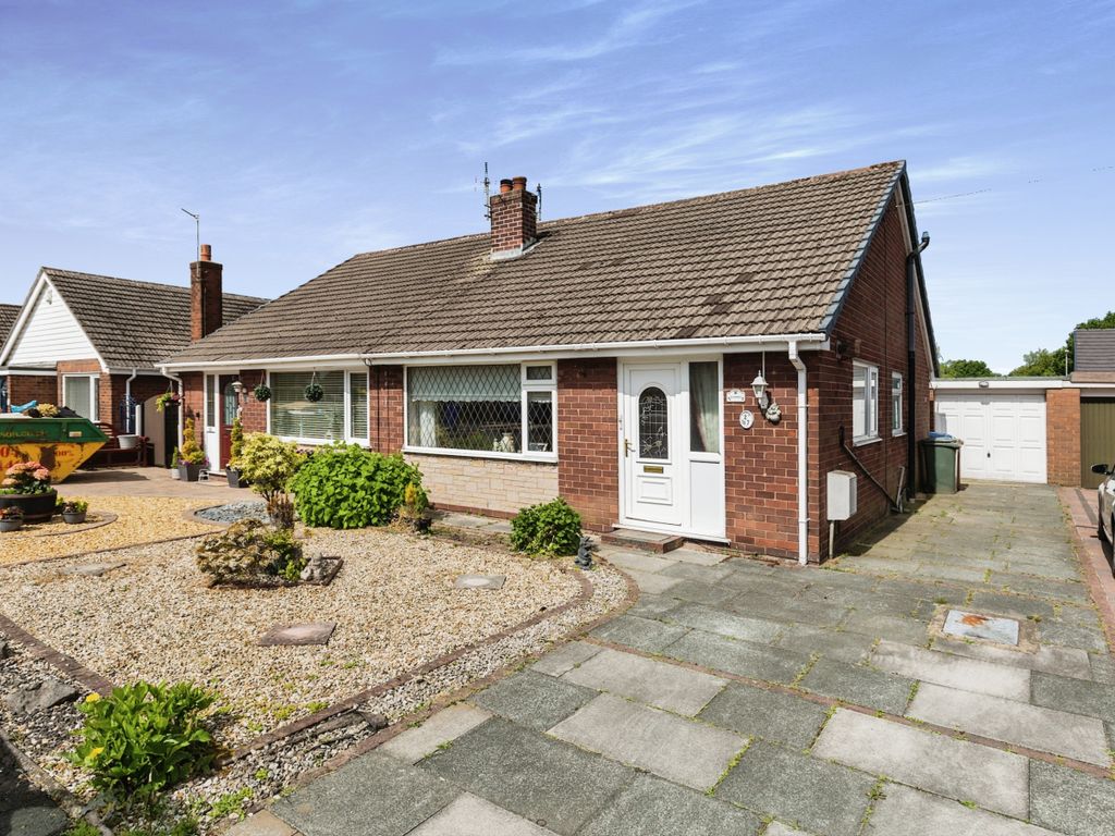 2 bed bungalow for sale in Neargates, Charnock Richard, Chorley