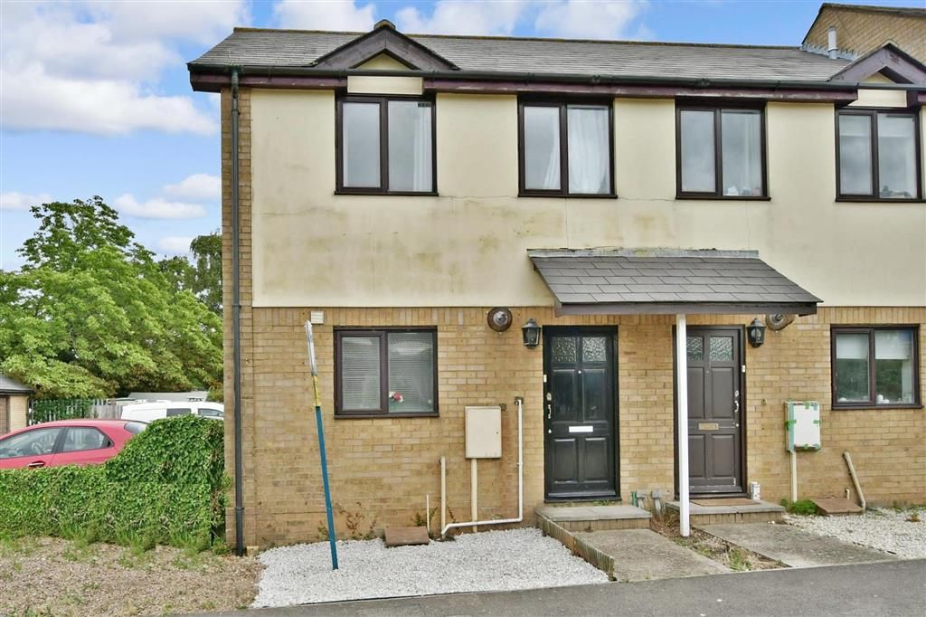 3 bed end terrace house for sale in Dolphin Road, Murston