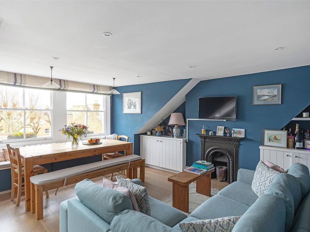 2 bed flat for sale in Geraldine Road, Wandsworth SW18, £550,000 Zoopla