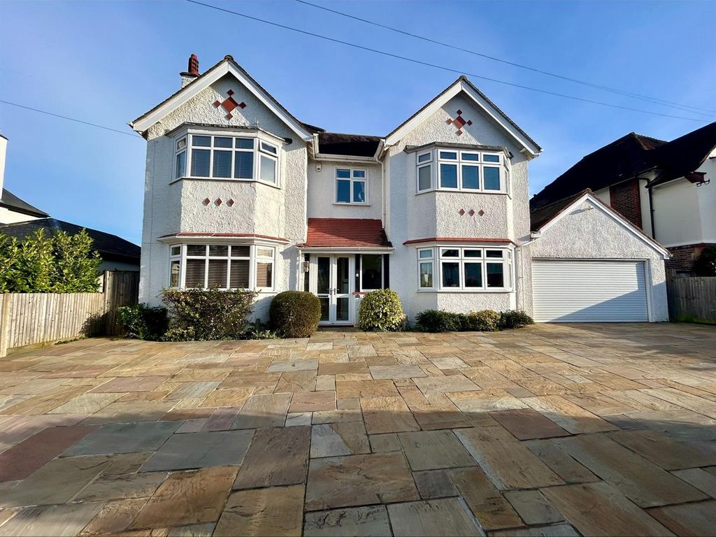 6 bed detached house for sale in Holland Avenue, Sutton SM2, £1,450,000 Zoopla