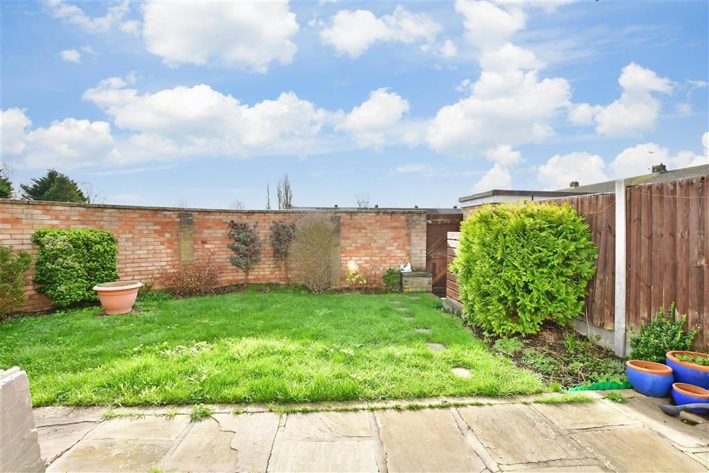 2 bed end terrace house for sale in Woolmer Green, Lee Chapel North