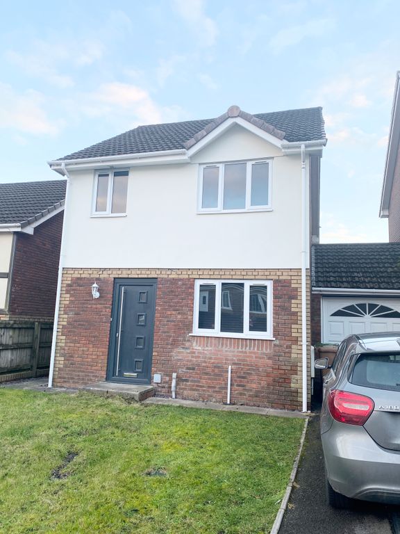 3 bed detached house to rent in North Rising, Bargoed CF81, £850 pcm