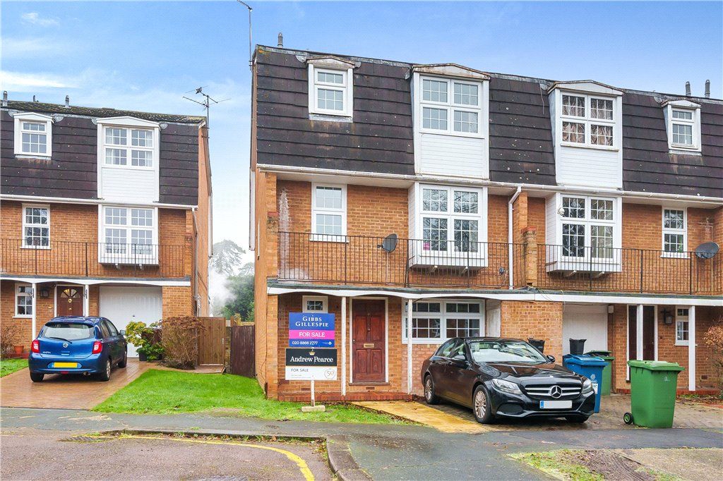 4 bed end terrace house for sale in Westbury Lodge Close, Pinner