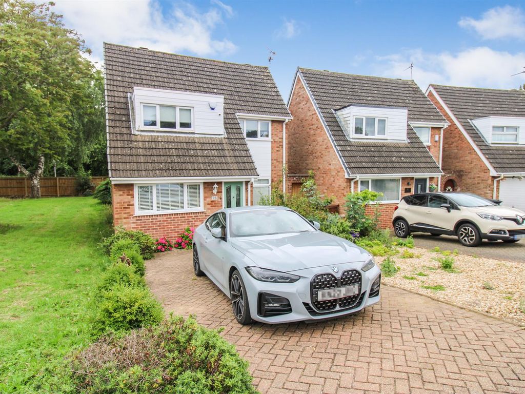 3 bed detached house for sale in Patrick Road, Corby NN18, £265,000