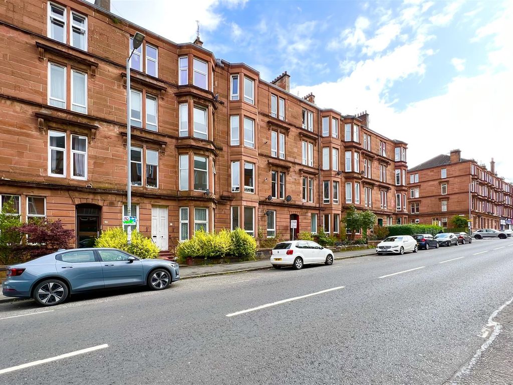 1 bed flat for sale in Minard Road, Shawlands, Glasgow G41, £154,995