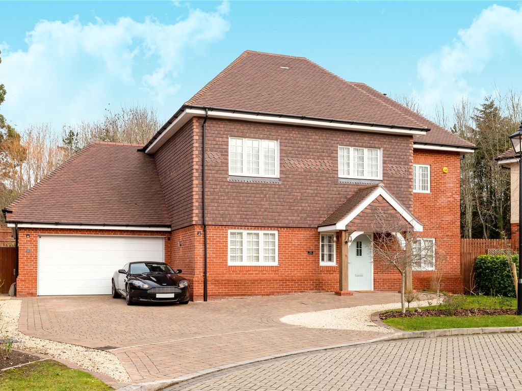 5 bed detached house for sale in Montague Park, Winkfield, Windsor