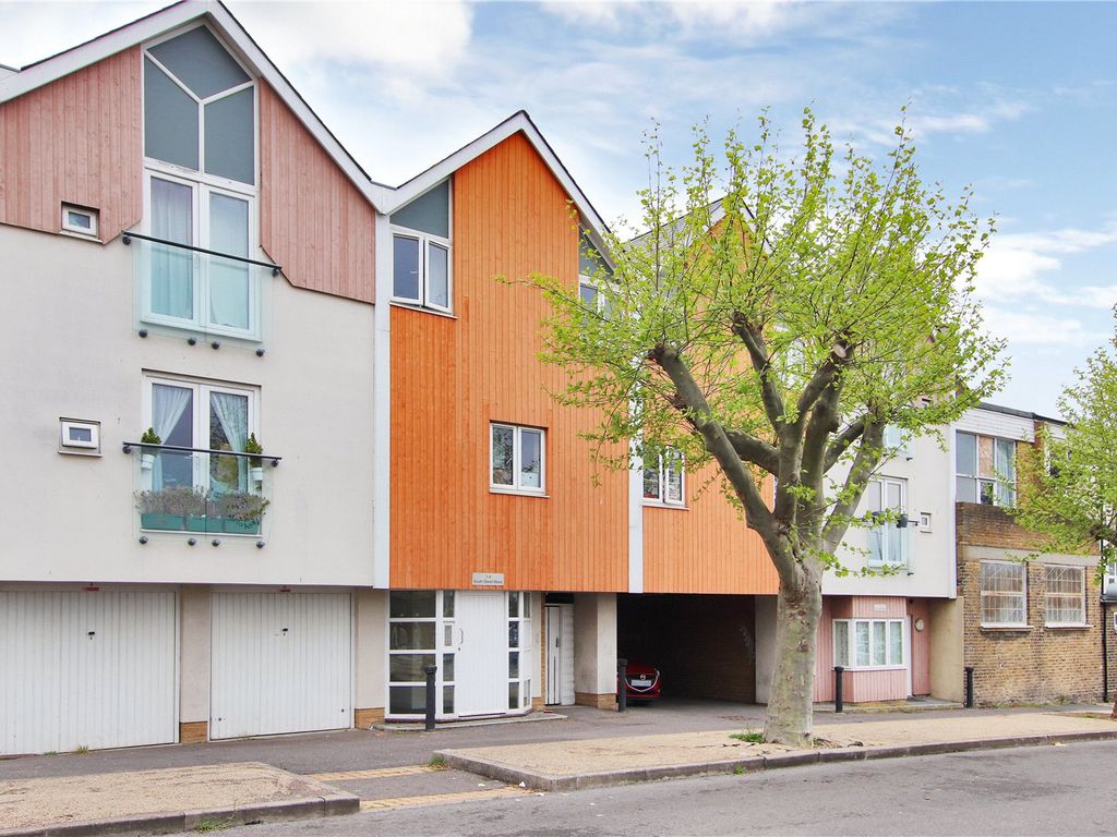 2 bed flat for sale in South Street, Gravesend, Kent DA12 Zoopla