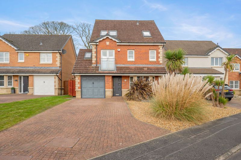 5 bed detached house for sale in Braemar Drive, Dunfermline KY11, £