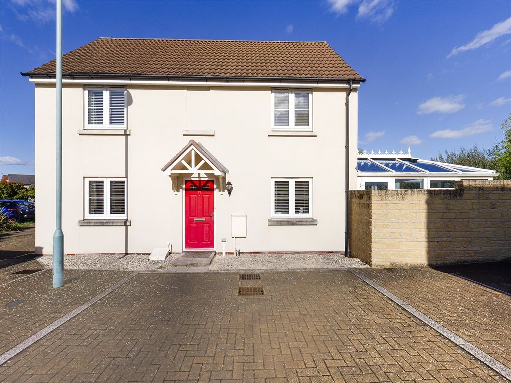 3 bed detached house for sale in Merlin Close, Brockworth, Gloucester