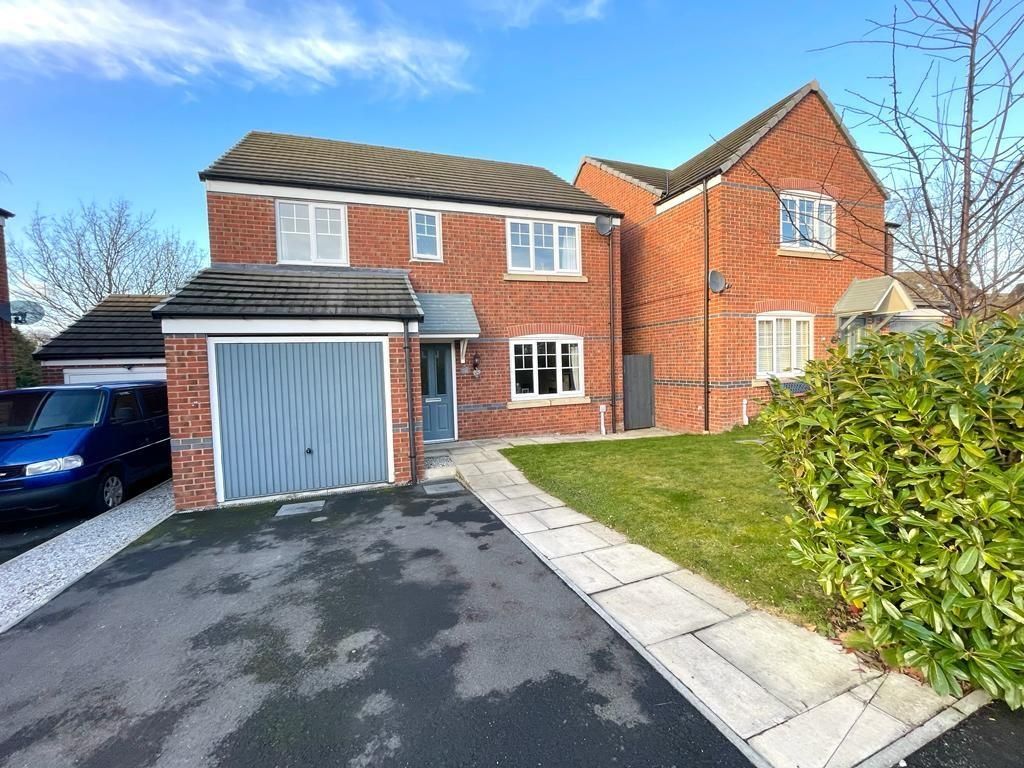 4 bed detached house for sale in Woodpecker Close, Sandbach CW11, £