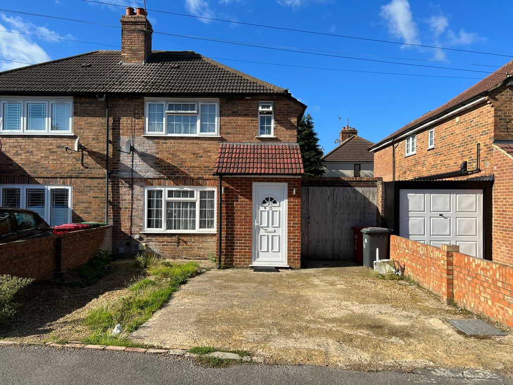 3 bed semidetached house for sale in York Avenue, Slough SL1 Zoopla