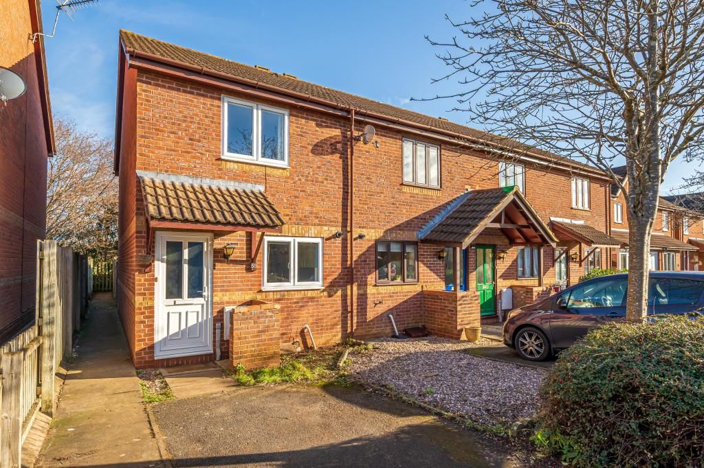 2 bed end terrace house for sale in Bicester, Oxfordshire OX26, £