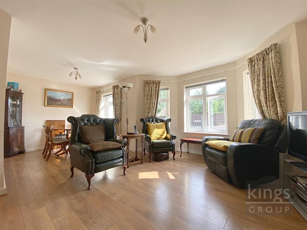 2 bed flat for sale in Trinity Avenue, Enfield EN1 Zoopla