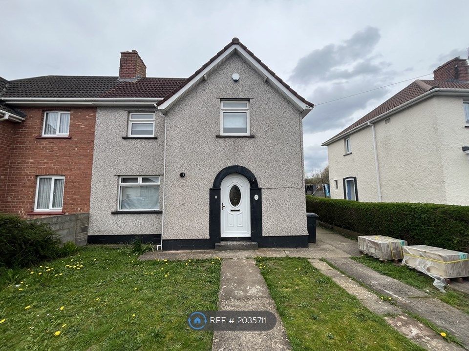3 bed semidetached house to rent in Leinster Avenue, Bristol BS4, £