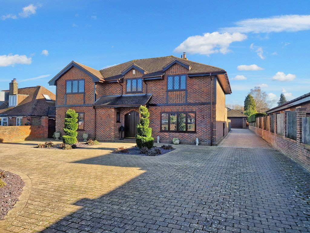 5 bed detached house for sale in Maidstone Road, Blue Bell Hill