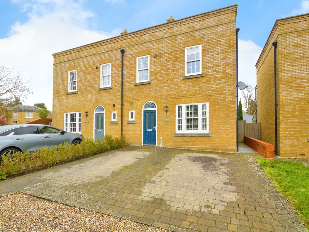 3 bed semidetached house for sale in Summer Hill, Harbledown