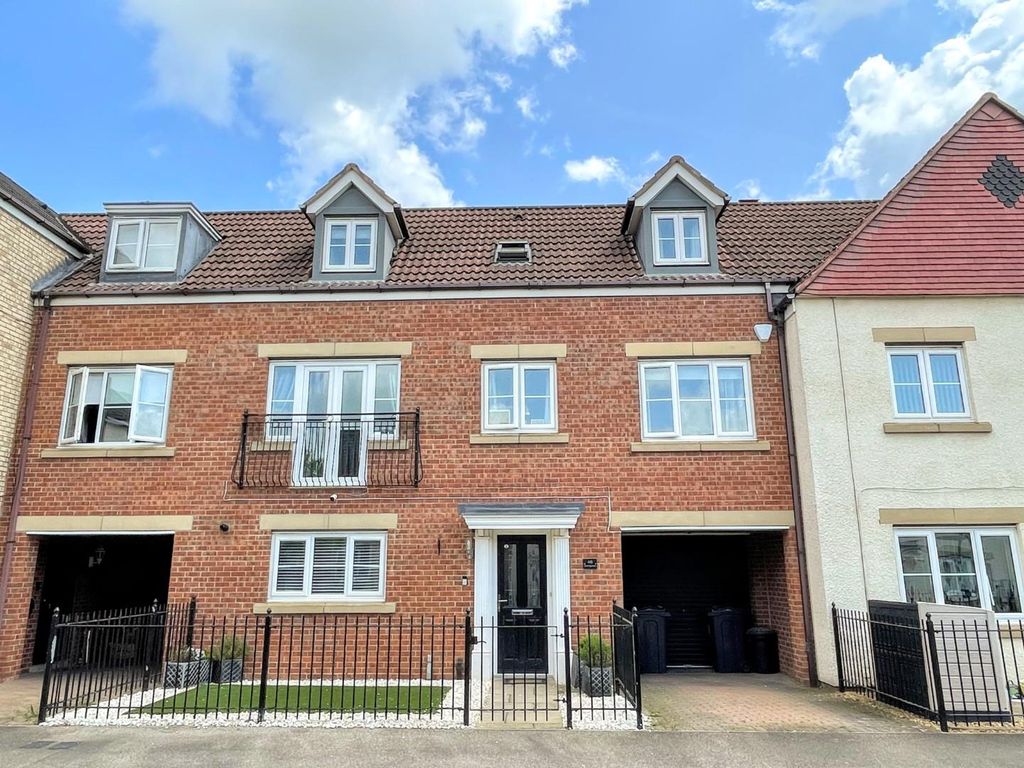 4 bed town house for sale in Collingsway, Darlington DL2 Zoopla