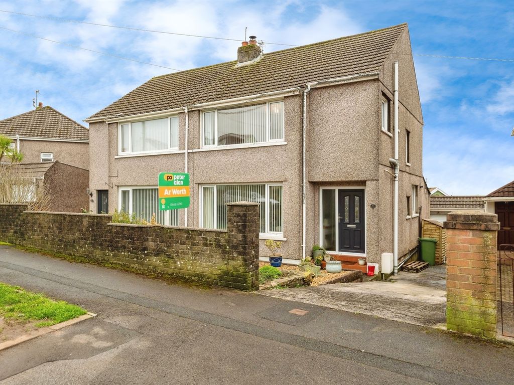 3 bed semidetached house for sale in Highfield Avenue, Bridgend CF31