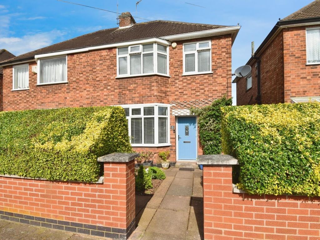 3 bed semidetached house for sale in Bridevale Road, Aylestone