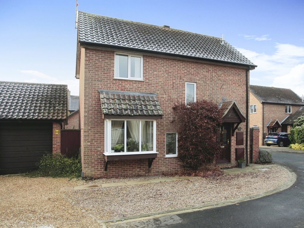 3 bed detached house for sale in Greenacres, Werrington, Peterborough