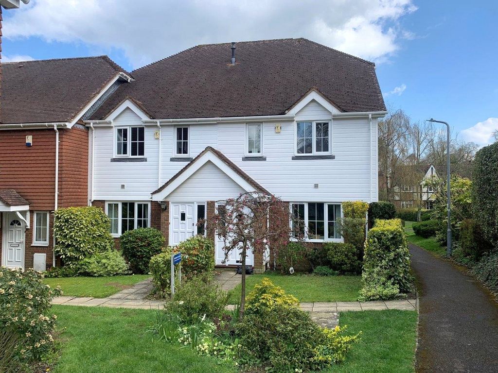 2 bed terraced house for sale in Little Park, Durgates, Wadhurst, East