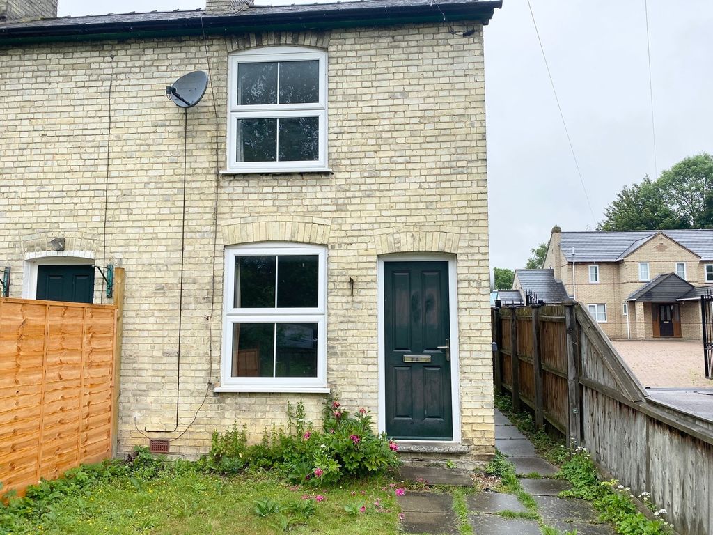 2 bed end terrace house to rent in High Street, Great Shelford CB22
