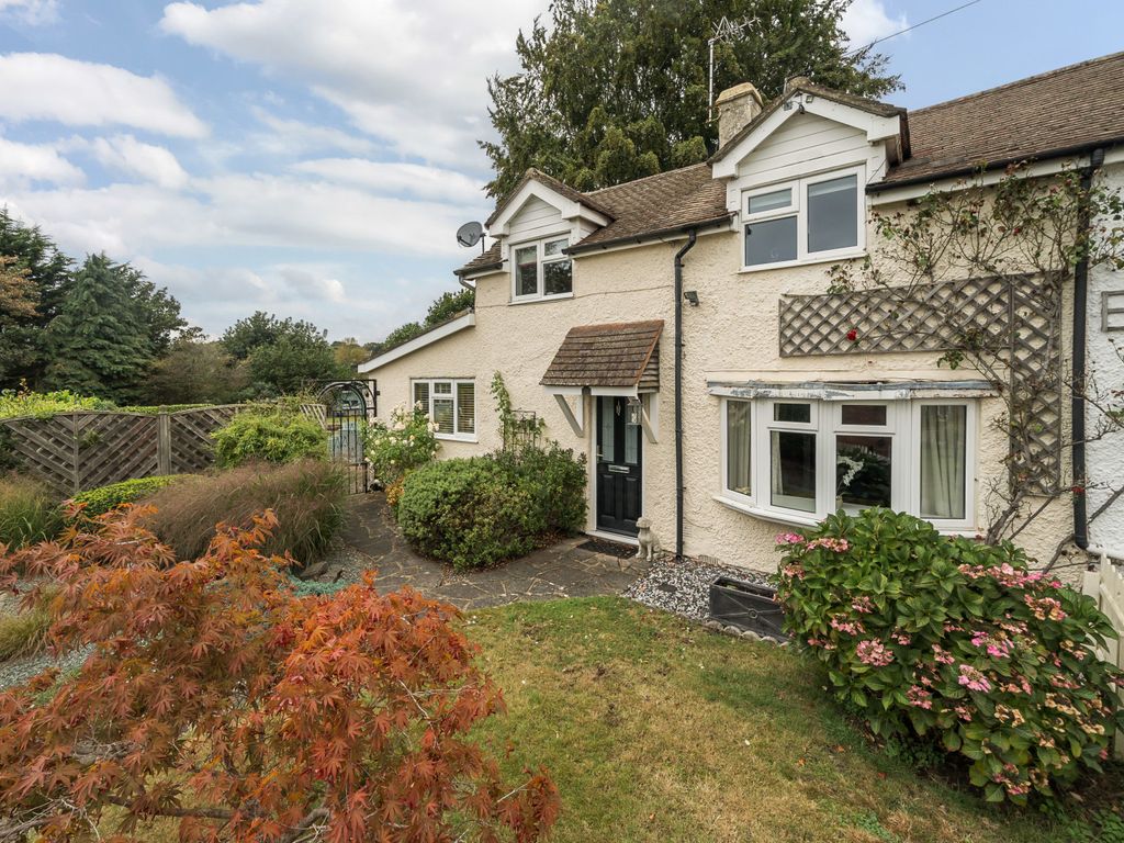 3 bed semidetached house for sale in Folly Lane North, Farnham GU9, £