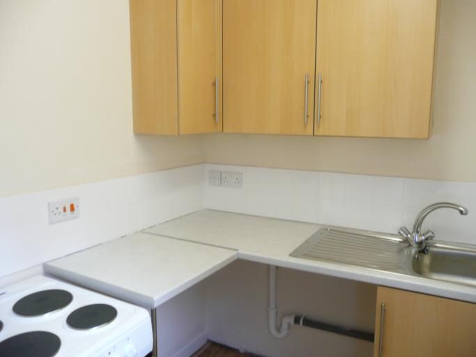 1 bed flat to rent in Derby Street, BurtonOnTrent DE14, £525 pcm Zoopla