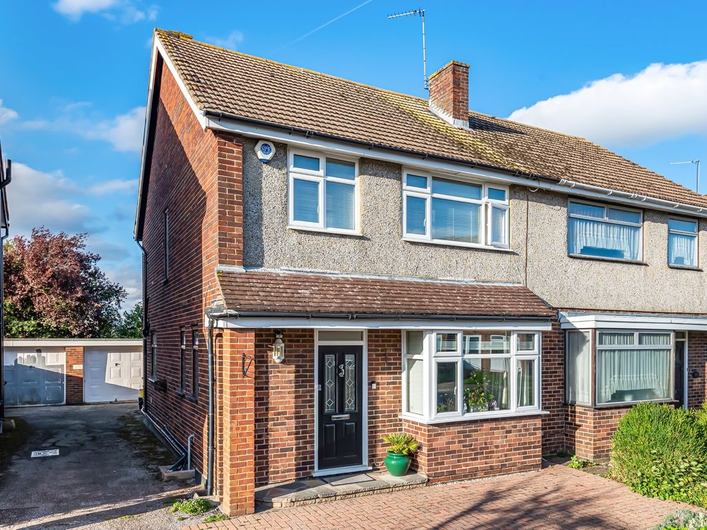 3 bed semidetached house for sale in Ribston Close, Bromley Common