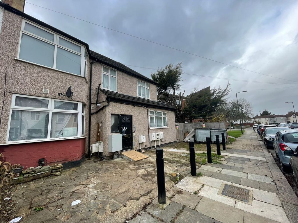 1 bed terraced house for sale in Byron Road, Wealdstone, Harrow HA3