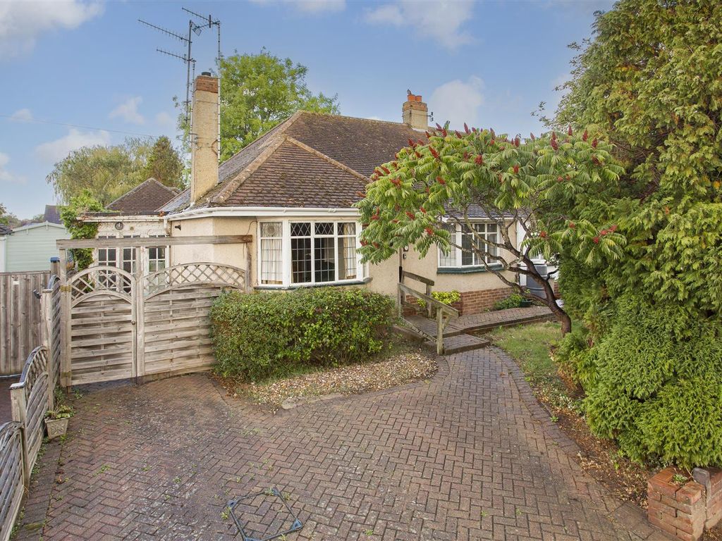 3 bed bungalow for sale in Greentrees Avenue, Tonbridge TN10 Zoopla