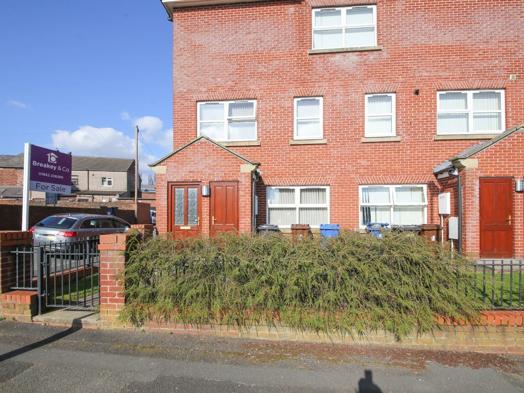 2 bed flat for sale in Normanby Street, Wigan, Lancashire WN5 Zoopla