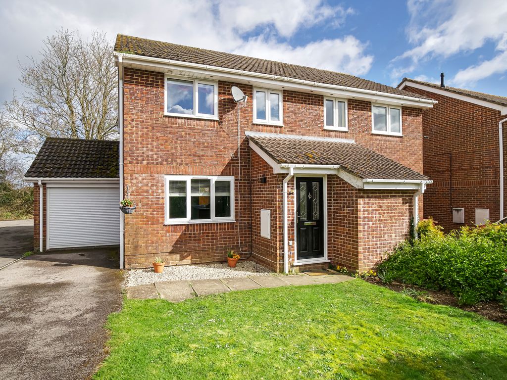 3 bed semidetached house for sale in Blackthorn Close, South Wonston