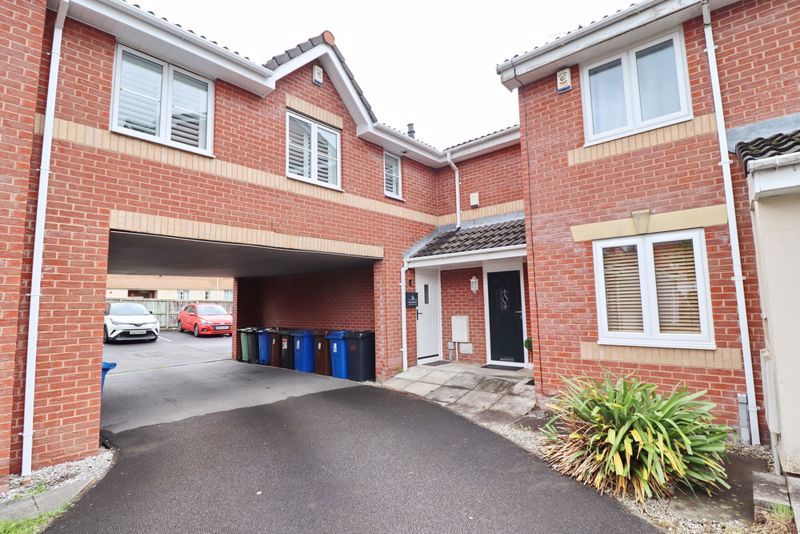 1 bed flat for sale in Porterfield Drive, Tyldesley, Manchester M29, £