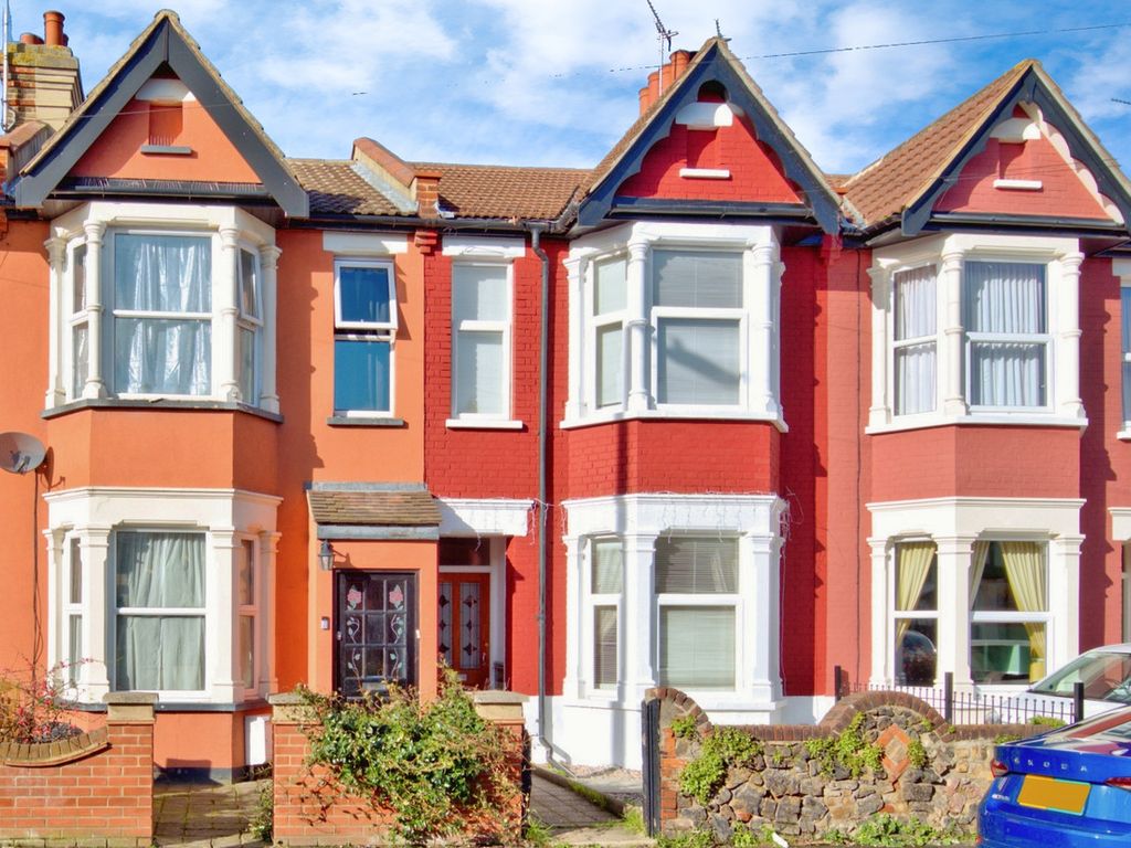 3 bed terraced house for sale in Central Avenue, SouthendOnSea SS2, £325,000 Zoopla