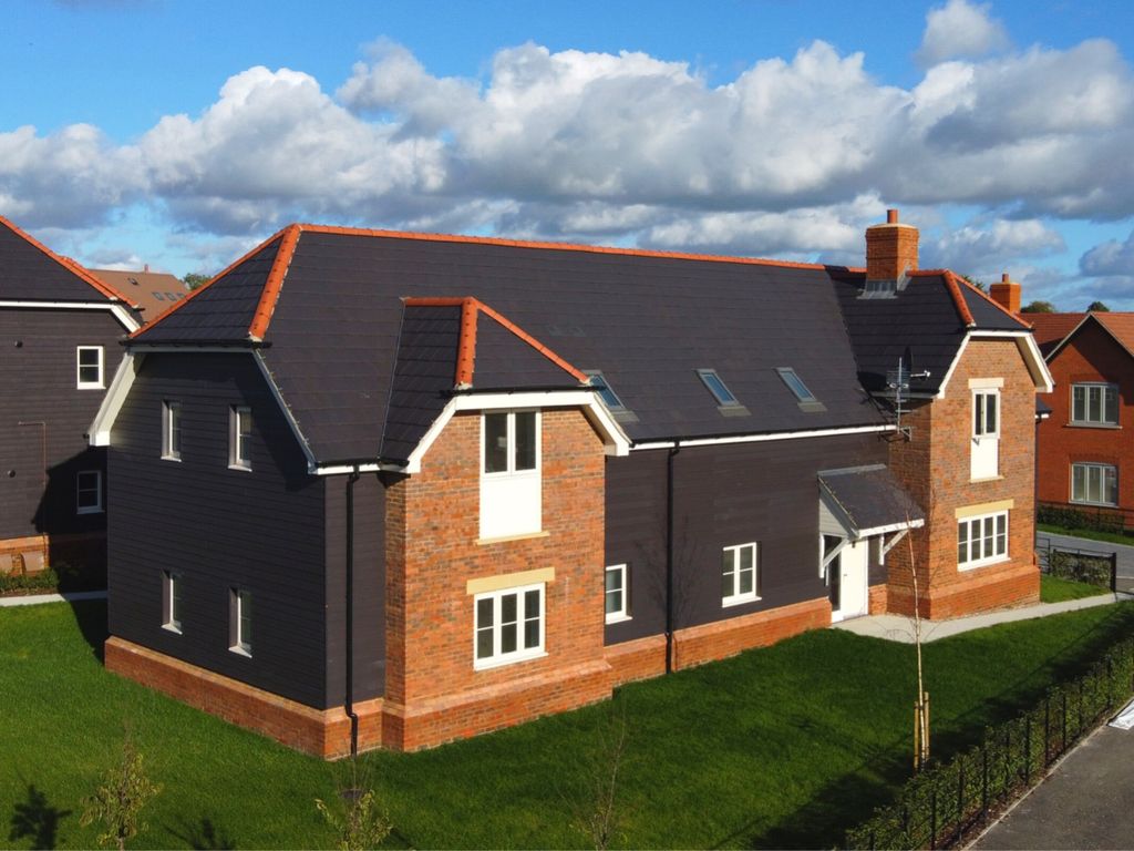 New home, 1 bed flat for sale in The Street, Mortimer Common, Reading