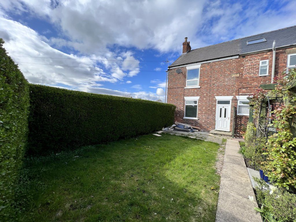 2 bed semidetached house to rent in Hill Top, Barlby YO8 Zoopla
