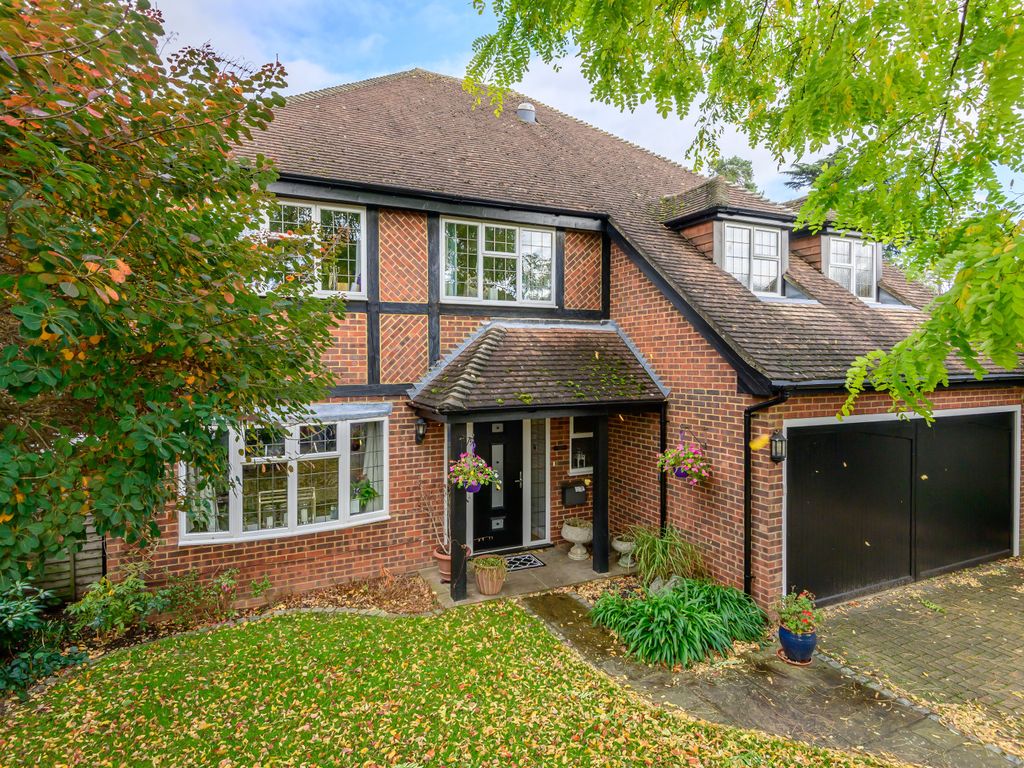 St George's Road Weybridge KT13  