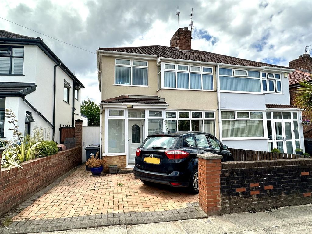 3 bed semidetached house for sale in Fairfield Crescent, Huyton