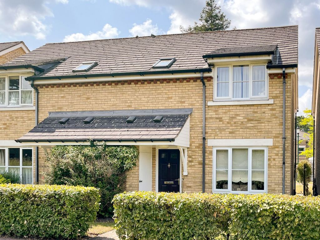 2 bed cottage for sale in Cedars Walk, Cedars Village, Chorleywood