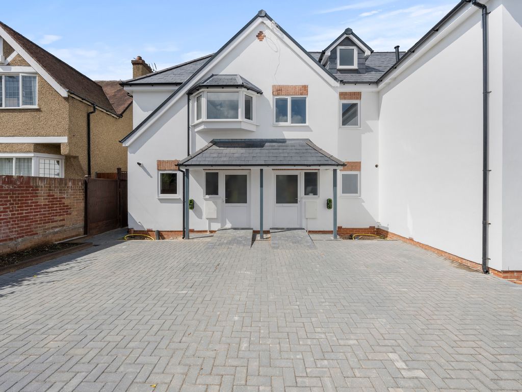 3 bed terraced house for sale in St. Albans Road, Watford